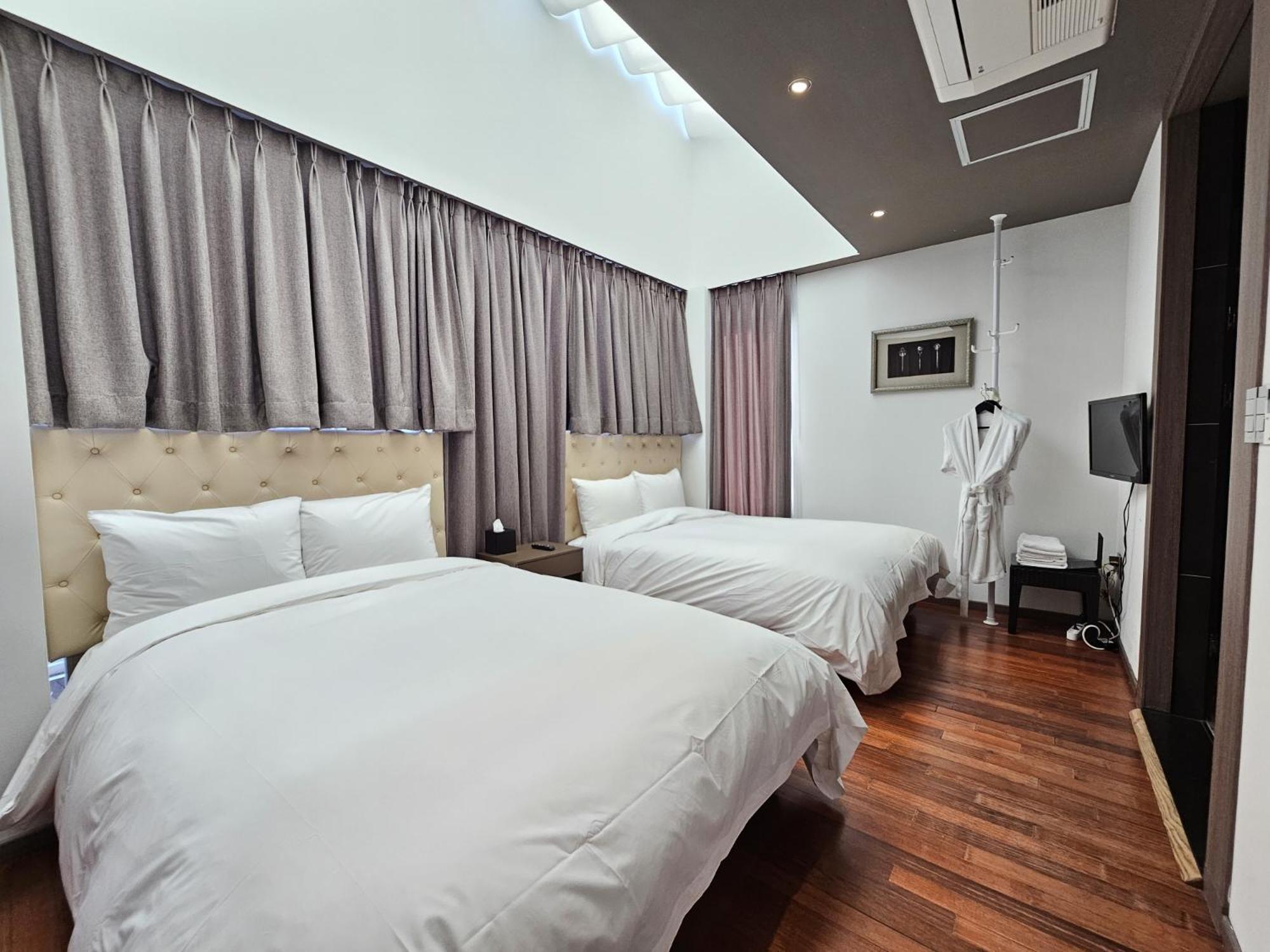 Jeju Hotel Scarboro Сеогвипо Екстериор снимка
