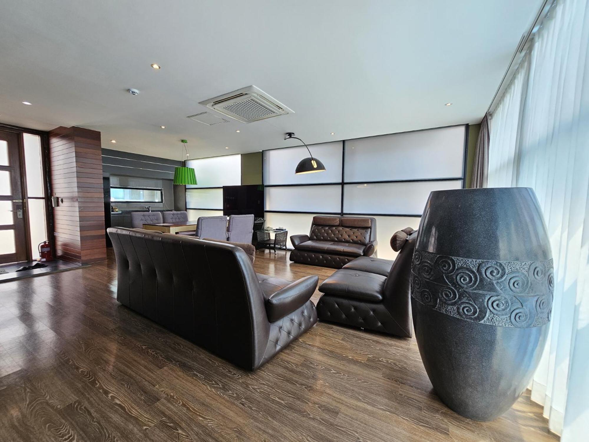 Jeju Hotel Scarboro Сеогвипо Екстериор снимка