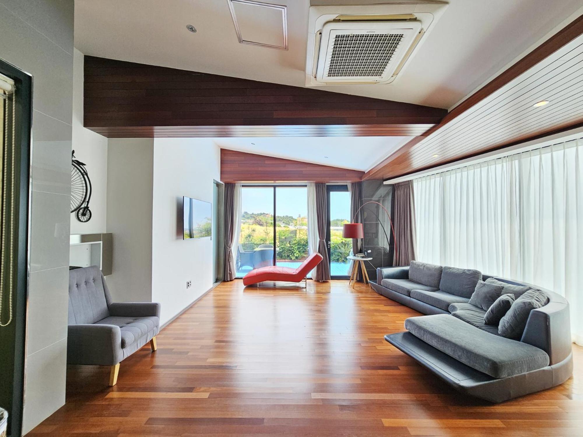 Jeju Hotel Scarboro Сеогвипо Екстериор снимка