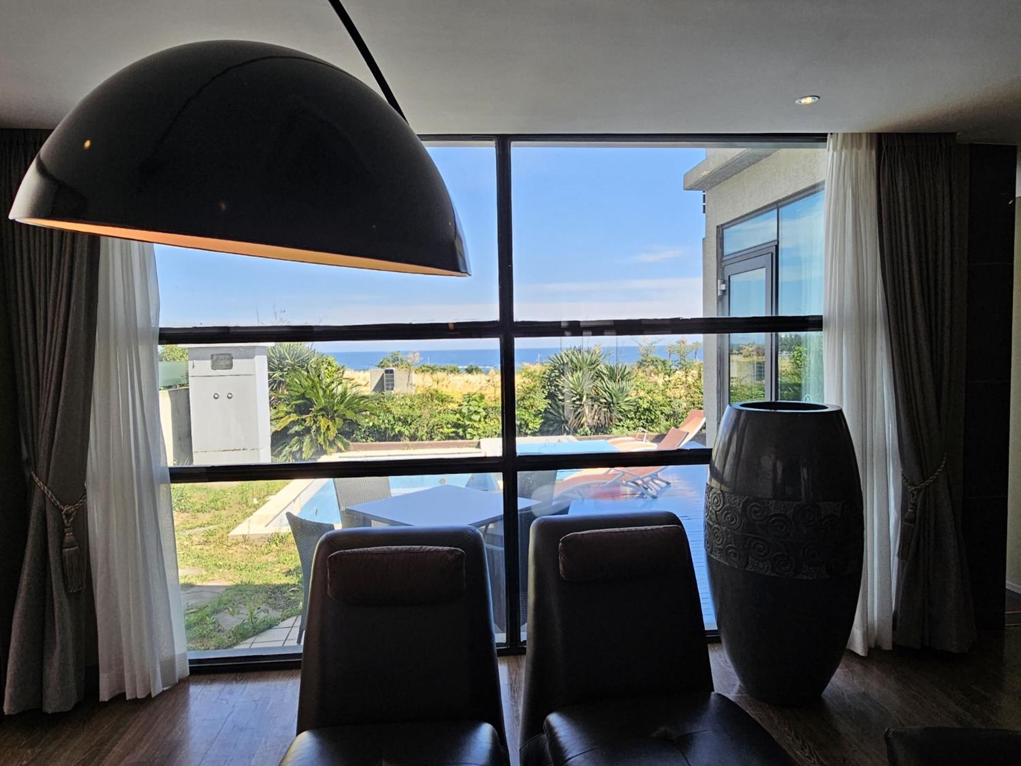 Jeju Hotel Scarboro Сеогвипо Екстериор снимка