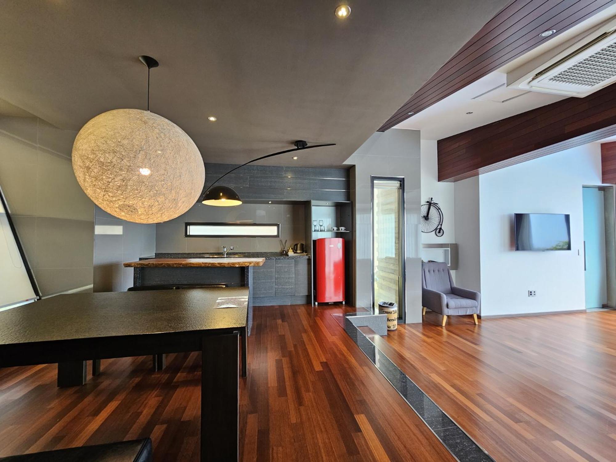 Jeju Hotel Scarboro Сеогвипо Екстериор снимка