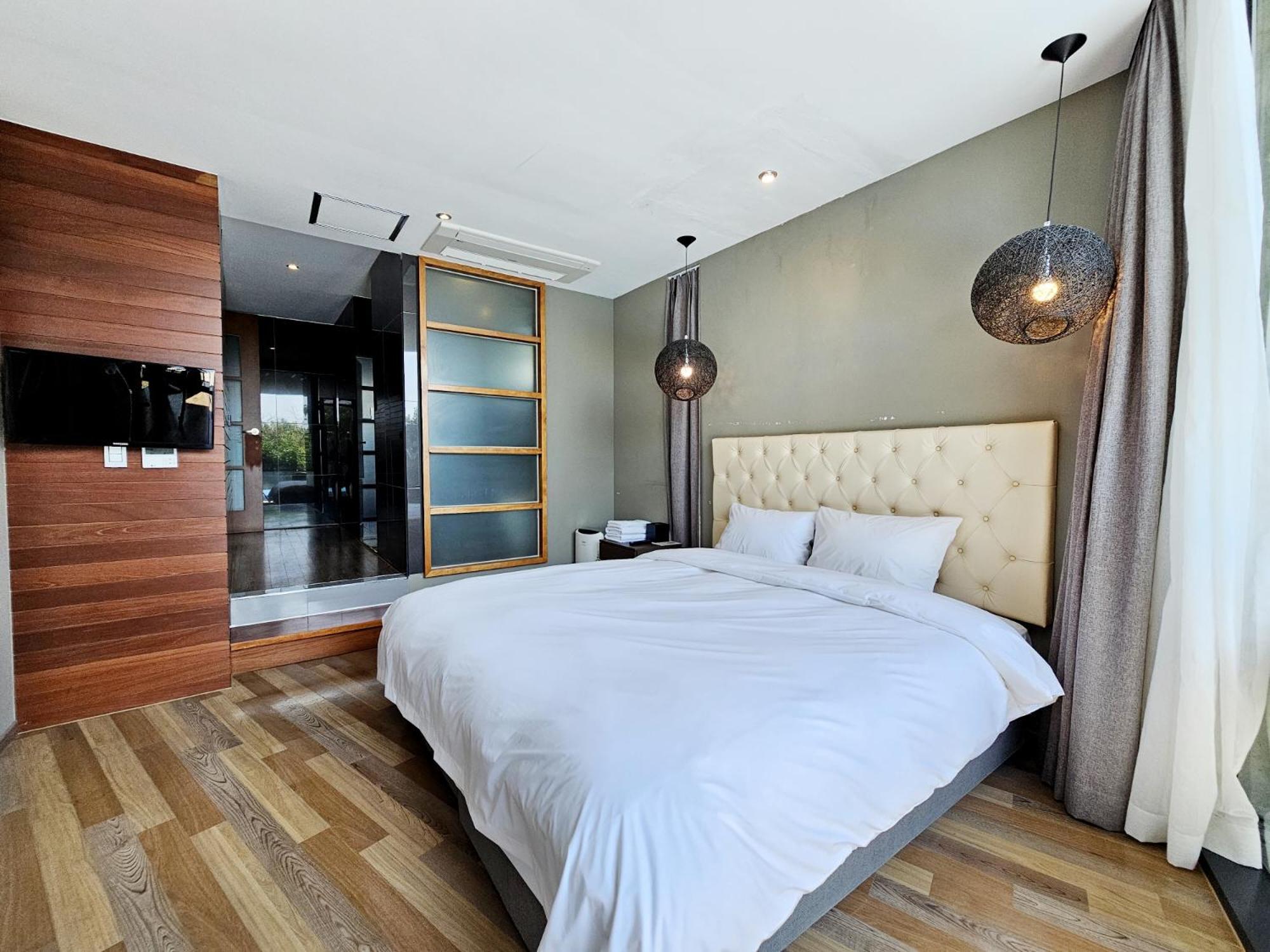 Jeju Hotel Scarboro Сеогвипо Екстериор снимка