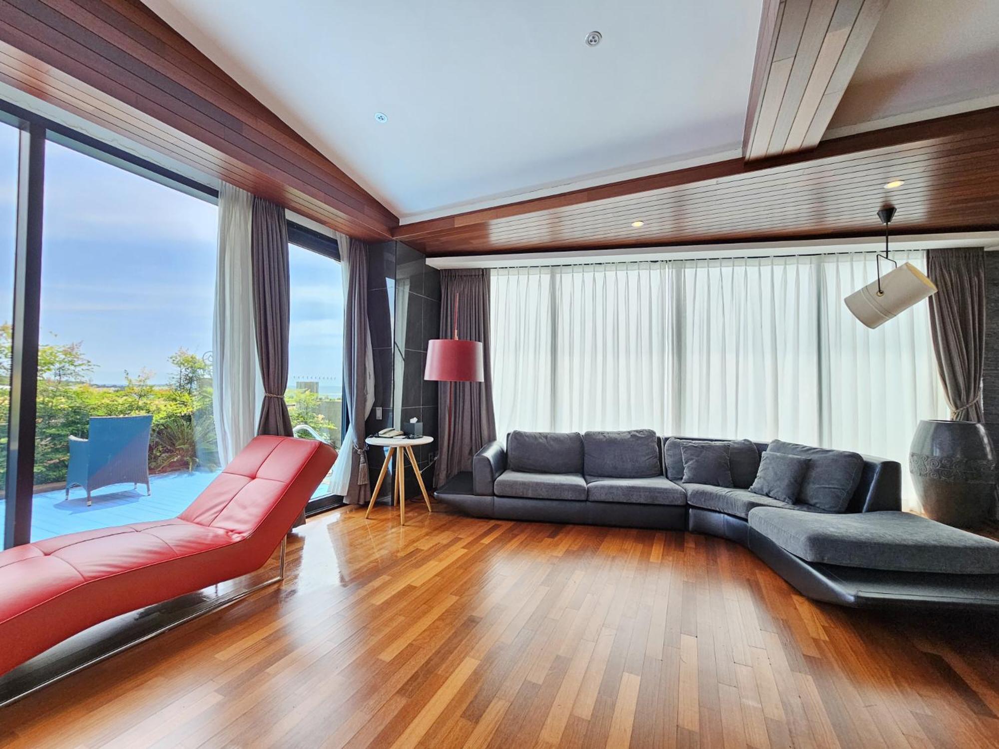 Jeju Hotel Scarboro Сеогвипо Екстериор снимка