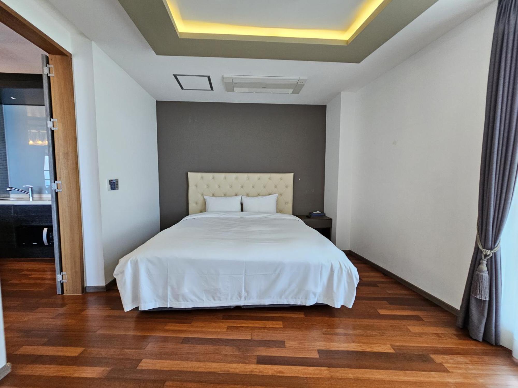 Jeju Hotel Scarboro Сеогвипо Екстериор снимка