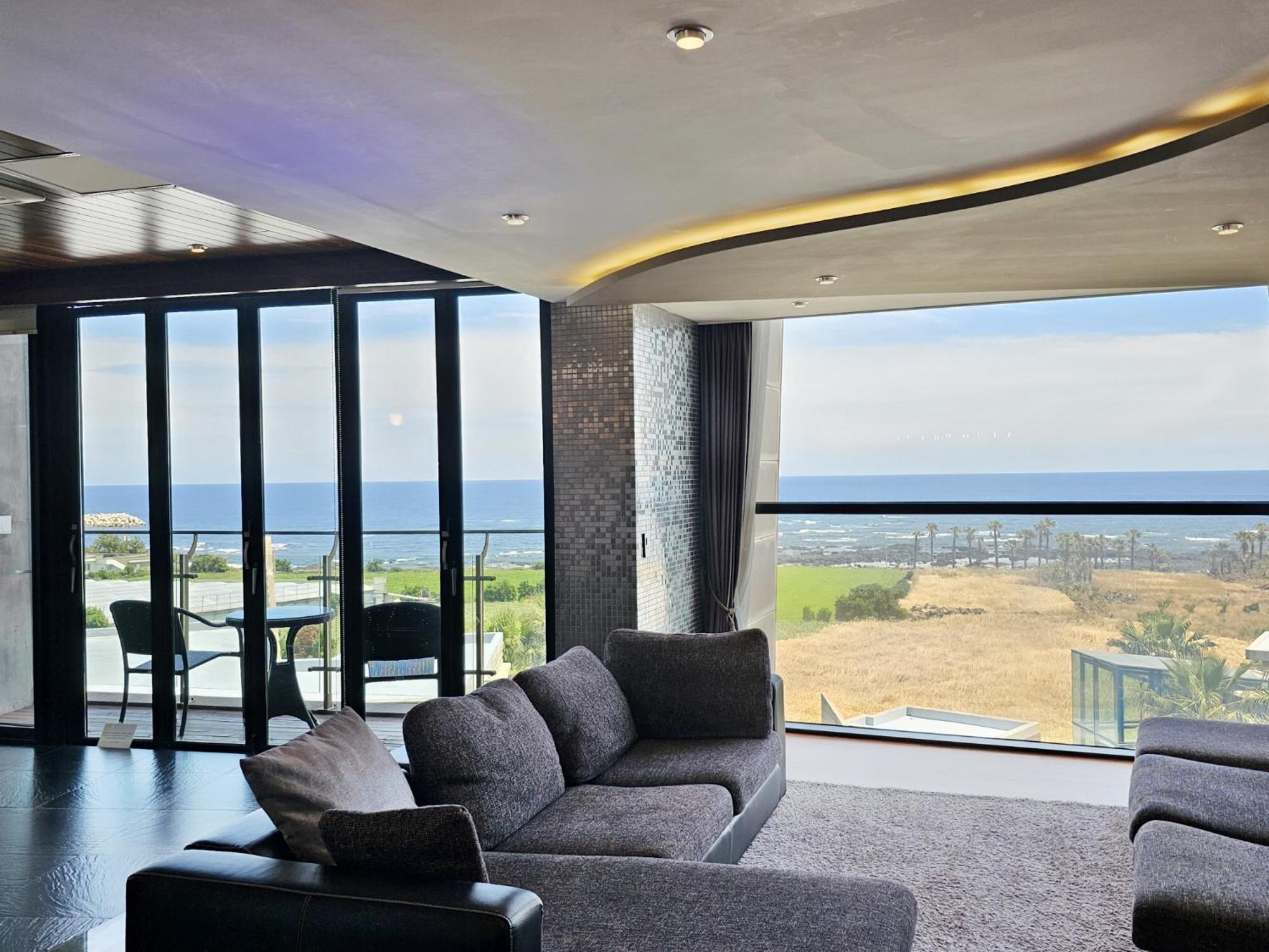 Jeju Hotel Scarboro Сеогвипо Екстериор снимка