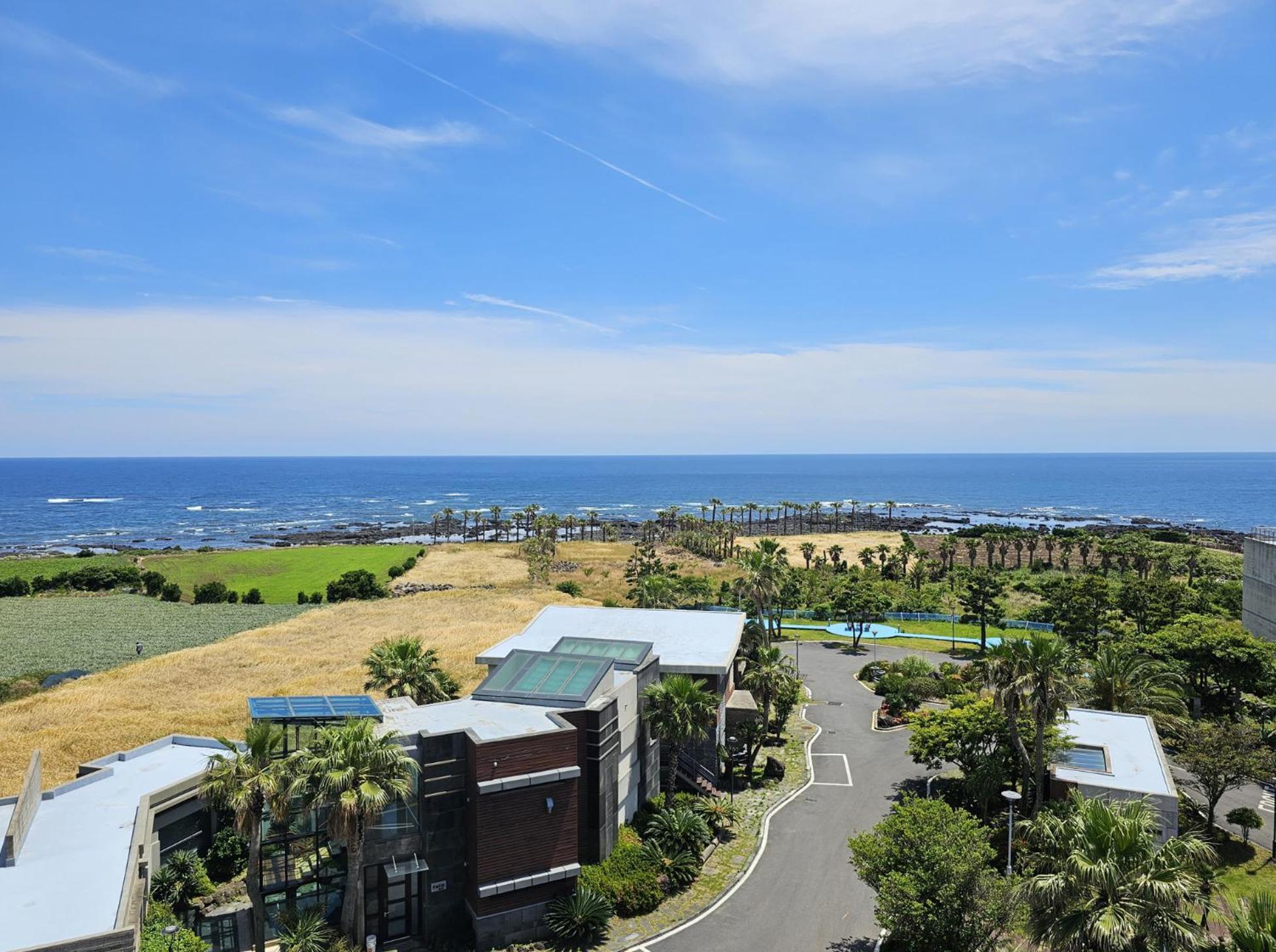 Jeju Hotel Scarboro Сеогвипо Екстериор снимка